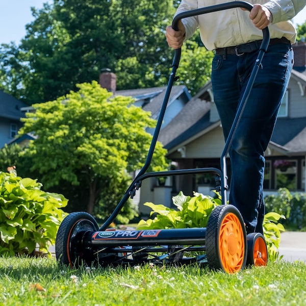 Scotts 18 in Push Walk Behind Reel Lawn Mower, 7 Blades, Manual - 716-18S