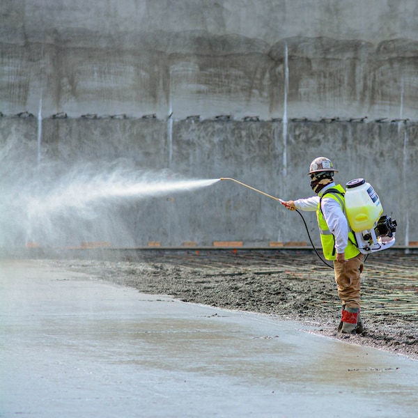 Tomahawk Power 6.5 gal Backpack Sprayer, 63 in L Hose, 24 in L Wand, Fan Nozzle Spray Pattern - TCS6.5