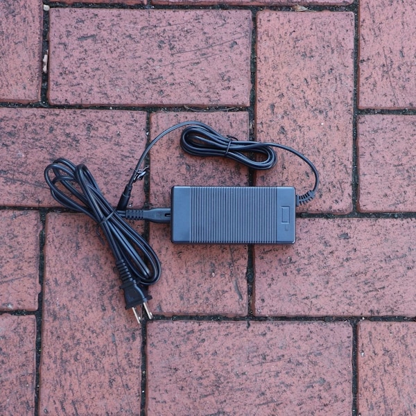 Flowzone 21V/2.5A Lithium-Ion Battery Charger - FZAAEL