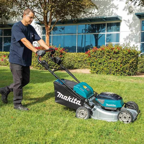 Makita Lawn Mower, Self-Propelled, 18V , Li-Ion - XML09Z