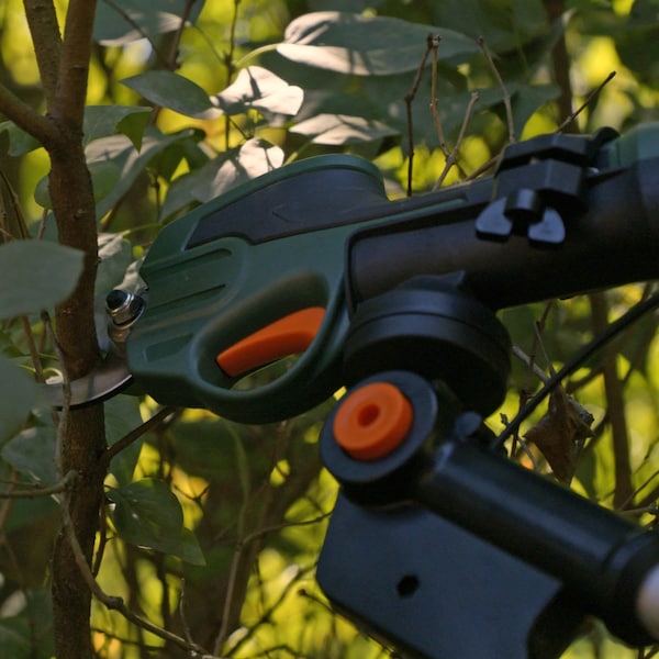 Scotts 7.2-Volt Lithium-Ion Cordless Rechargeable Power Pruner with Extension Pole - PR17216PS