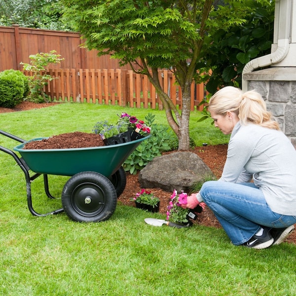 Yard Rover Yard Rover Garden Star Poly Residential Wheelbarrow 5 cu ft - 70007-MAR