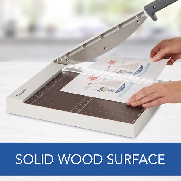 Swingline Guillotine Trimmer with EdgeGlow Led - G7010011