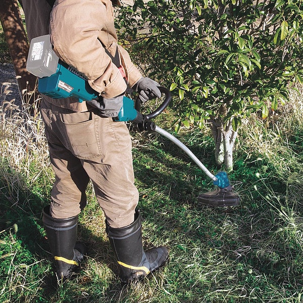 Makita 18V LXT Brushless Curved Shaft String Trimmer - XRU13Z