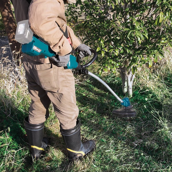 Makita 18V LXT Brushless Curved Shaft String Trimmer - XRU13Z