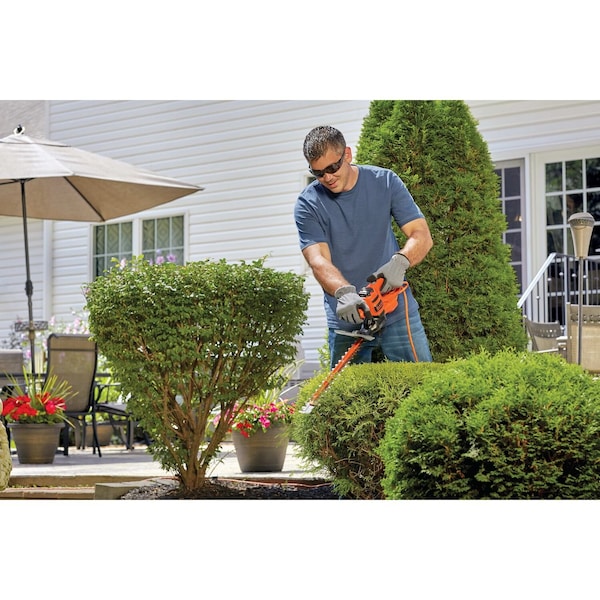 Black & Decker 16 in. SAWBLADE(TM) Electric Hedge Trimmer - BEHTS125