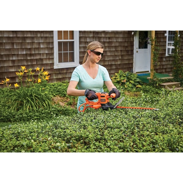 Black & Decker 16 in. SAWBLADE(TM) Electric Hedge Trimmer - BEHTS125