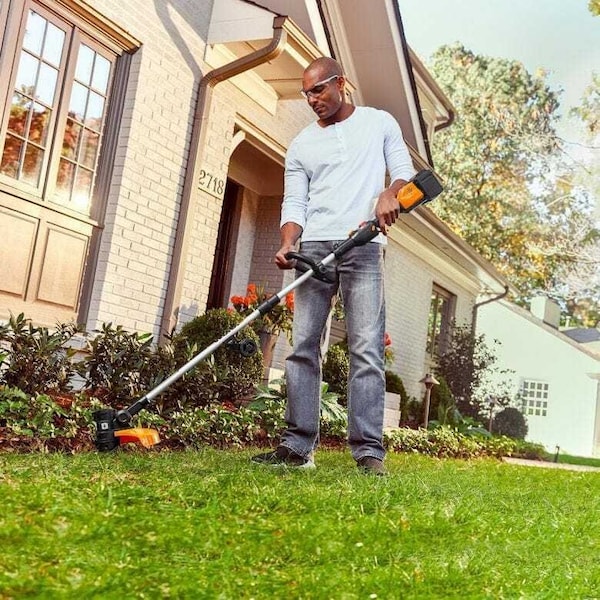 Worx 40V Power Share 13 in. Cordless String Trimmer and Turbine Leaf Blower Combo Kit - WG927