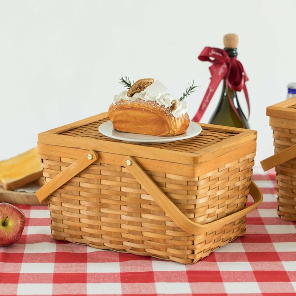 Vintiquewise Woodchip Picnic Storage Basket with Cover and Movable Handles, Small - QI004013.S