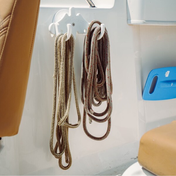 Seasucker 4-1/2 Inch Vacuum Mount, To Hang Hose/ Rope And Backpack, 6 Inch Wide, White, Single - SM2860W