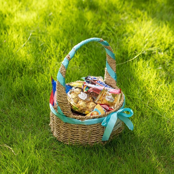 Wickerwise Small Seagrass Wicker Picnic Basket with Handle - Versatile Gift Basket with Blue Ribbon for New - QI004720