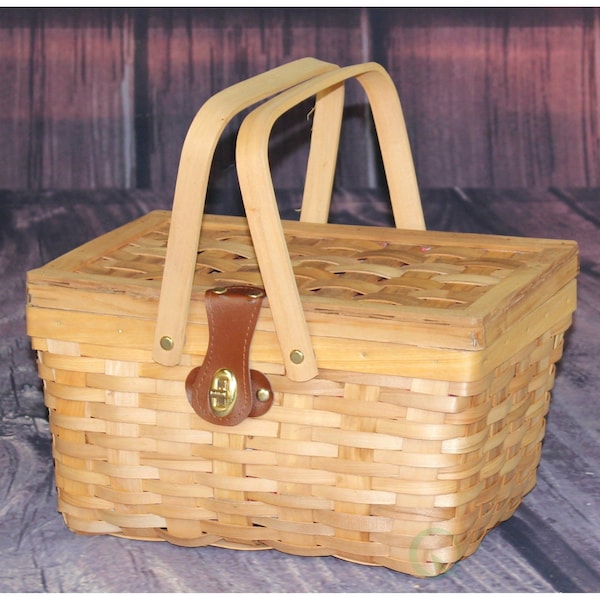 Vintiquewise Picnic Basket Gingham Lined with Folding Handles - QI003081
