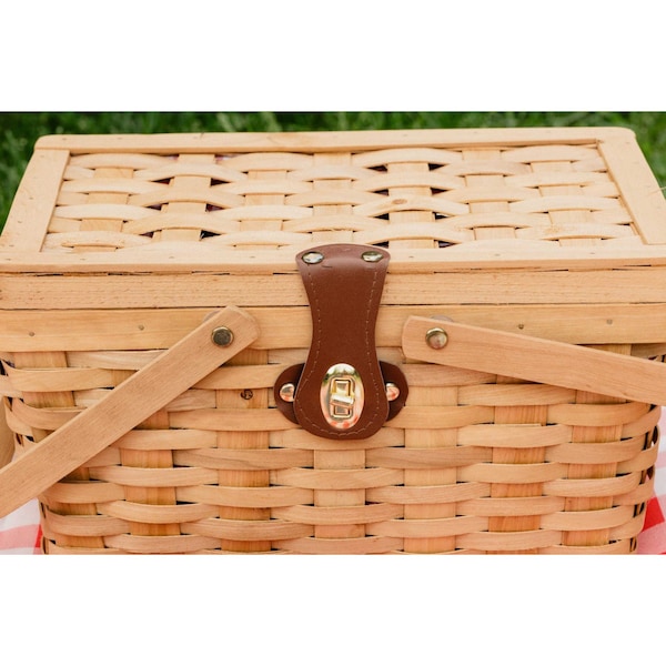 Vintiquewise Picnic Basket Gingham Lined with Folding Handles - QI003081