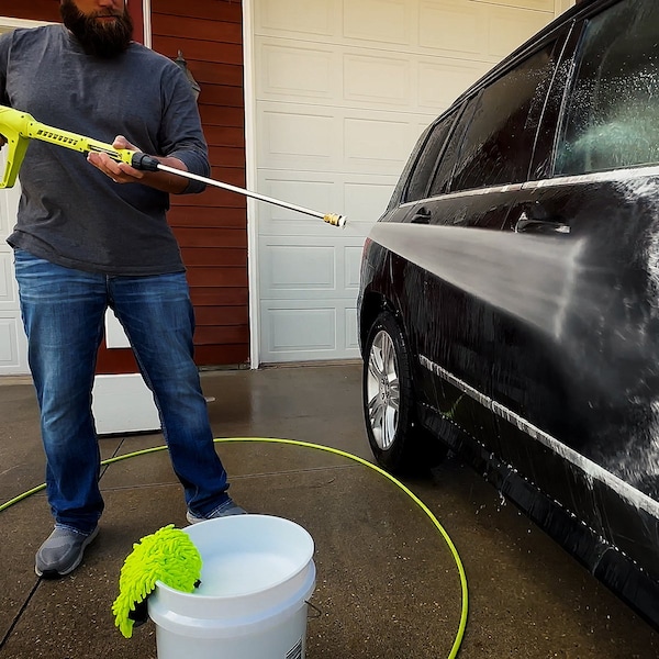 Flexzilla Pressure Washer Hose, 3/8in x 100ft, 4200PSI, Integrated Quick Connect Fittings, ZillaGreen - HFZPW426100Q-E