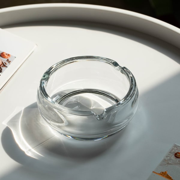 Basicwise Elegant Glass Round Portable and Modern Ashtray - Perfect for Smokers and as a Decorative - QI004716