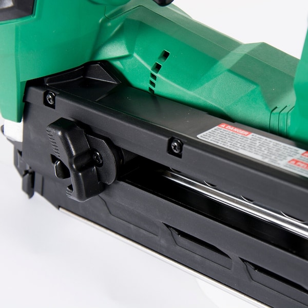 Metabo Hpt 18V MV Cordless 21 Degree 3-1/2in Plastic Strip Framing Nailer w/Round Head 1 x 4.0Ah - NR1890DRSTM