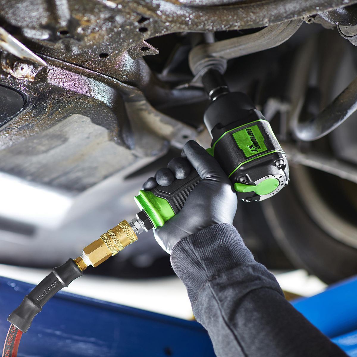 Llave de impacto de aire super compacta Earthquake Xt de 1/2 pulgadas, doble martillo, 1000 pies/libra, verde - 59238