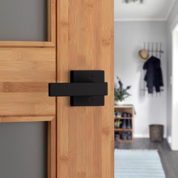 Kwikset Kwikset Singapore Matte Black Passage Lever 1-3/4 in. - 97200-899