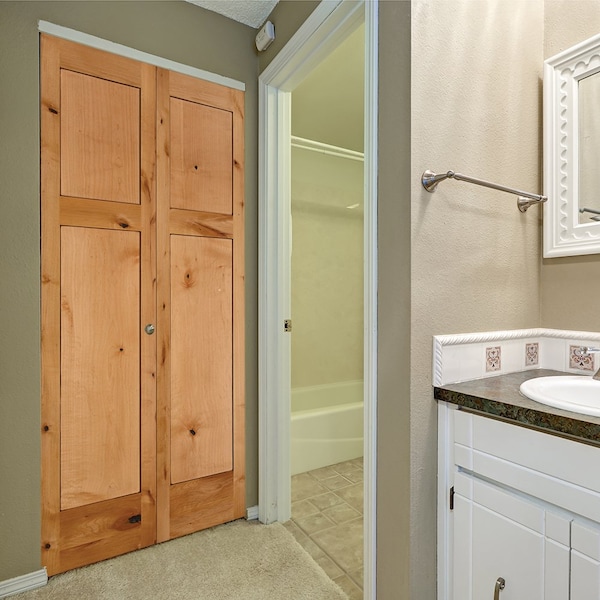 Codel Doors 36" x  80" Knotty Alder 3-Panel Mission Shaker Bifold Door and Hardware - 3068SKA8403BF
