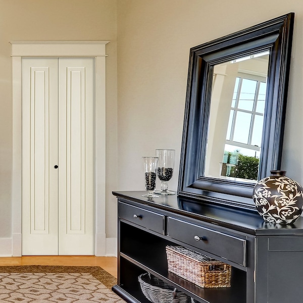 Codel Doors 30" x 80" Primed 1-Panel 2-Step Shaker Bifold Door and Hardware - 2668PRI8491BF