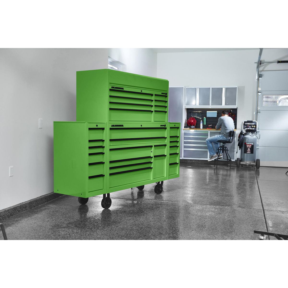 General de EE. UU. 56 pulgadas x 22 pulgadas. Gabinete superior, Serie 3, Verde - 70389