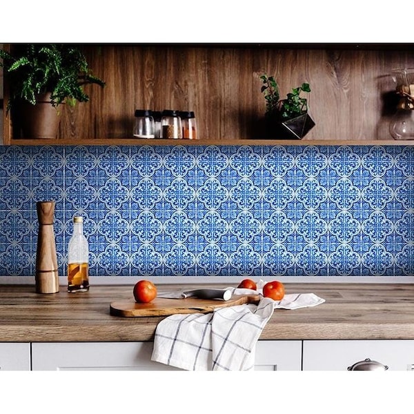 Homeroots 4 x 4 in. Blue & White Cross Peel & Stick Tiles - 400116