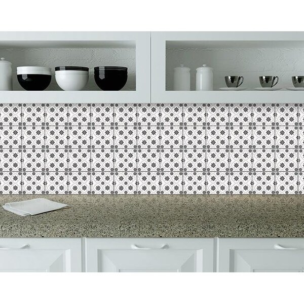Homeroots 7 x 7 in. Black & White Lil Daisy Peel & Stick Removable Tiles - 399908