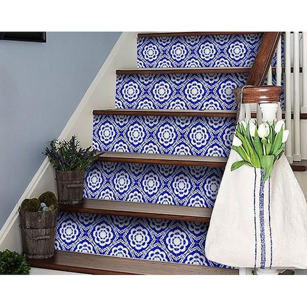 Homeroots 4 x 4 in. Blue & White Gerbera Peel & Stick Removable Tiles - 400070