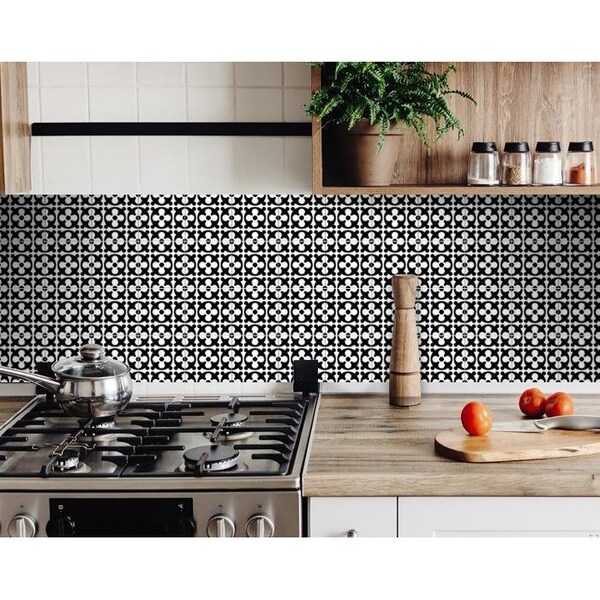 Homeroots 8 x 8 in. Black & White Medeci Peel & Stick Removable Tiles - 399979