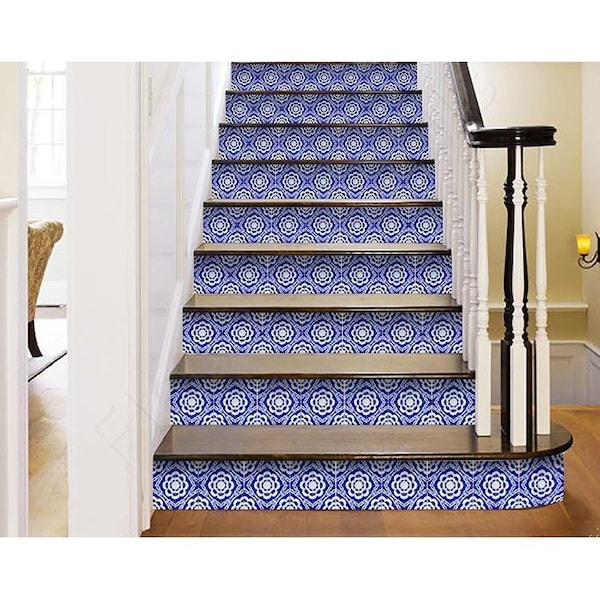Homeroots 6 x 6 in. Blue & White Gerbera Peel & Stick Removable Tiles - 400072