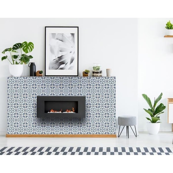Homeroots 5 x 5 in. Tulipa Blue & White Peel & Stick Removable Tiles - 399846