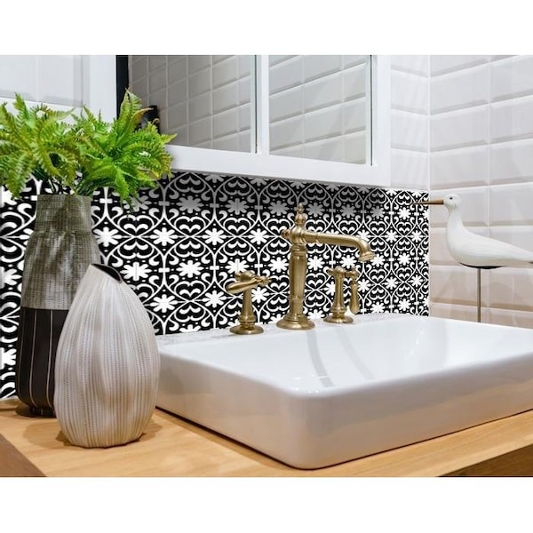 Homeroots 4 x 4 in. Black & White Floral Peel & Stick Removable Tiles - 399875