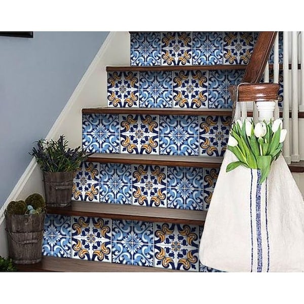 Homeroots 7 x 7 in. Blue White Golden Peel & Stick Tiles - 400174