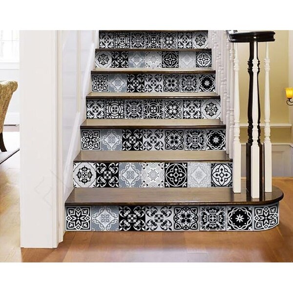 Homeroots 8 x 8 in. Black, White & Gray Mosaic Peel & Stick Tiles - 399874