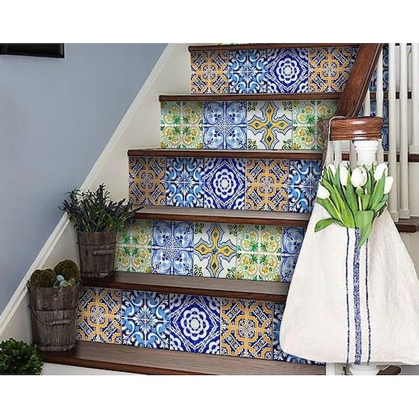 Homeroots 4 x 4 in. Lima Multi Blue Mosaic Peel & Stick Tiles - 400310