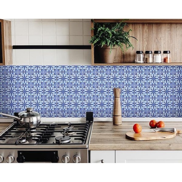 Homeroots 8 x 8 in. Blue Cloud Peel & Stick Removable Tiles - 400109