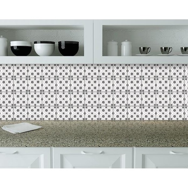 Homeroots 8 x 8 in. Black & White Lil Daisy Peel & Stick Removable Tiles - 399909