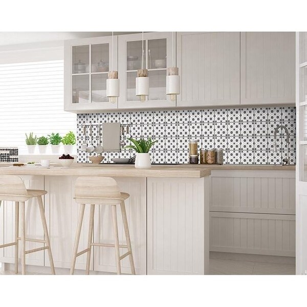 Homeroots 8 x 8 in. Black & White Lil Daisy Peel & Stick Removable Tiles - 399909