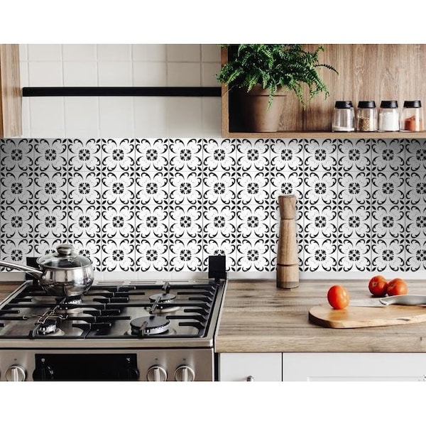 Homeroots 5 x 5 in. Black & White Delia Peel & Stick Removable Tiles - 399891