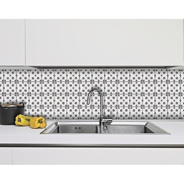 Homeroots 4 x 4 in. Black & White Lil Daisy Peel & Stick Removable Tiles - 399905