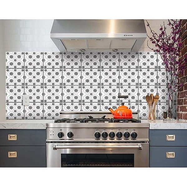 Homeroots 4 x 4 in. Black & White Lil Daisy Peel & Stick Removable Tiles - 399905