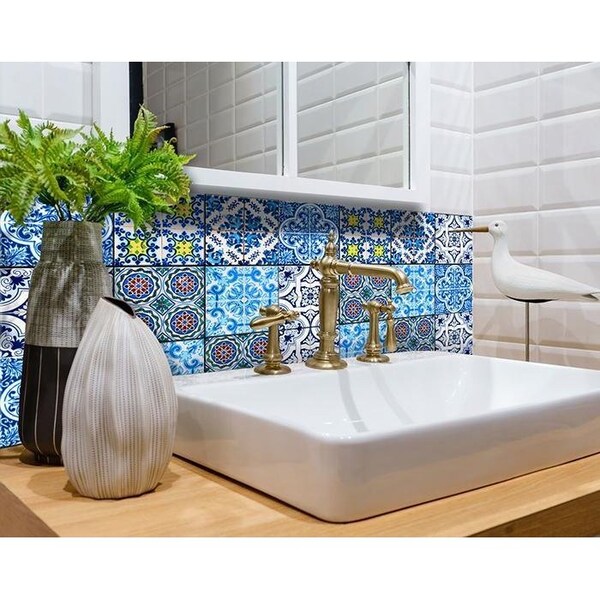 Homeroots 4 x 4 in. Greta Multi Blue Mosaic Peel & Stick Tiles - 400315