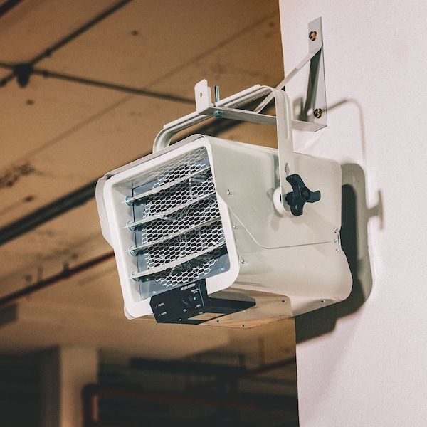 Global Industrial Fan Forced Garage Electric Unit Heater, 208/240V, 5,000W, 17-1/2 in H, 18-15/16 in W - 653577