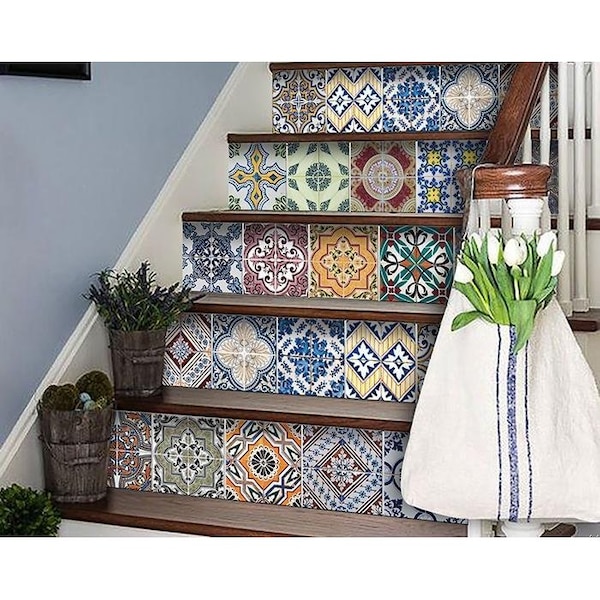 Homeroots 7 x 7 in. Linna Multi Blue Mosaic Peel & Stick Tiles - 400363