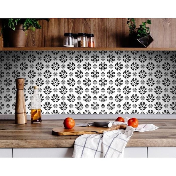 Homeroots 5 x 5 in. Black & White Daisy Peel & Stick Removable Tiles - 399881