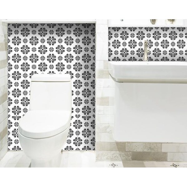 Homeroots 5 x 5 in. Black & White Daisy Peel & Stick Removable Tiles - 399881