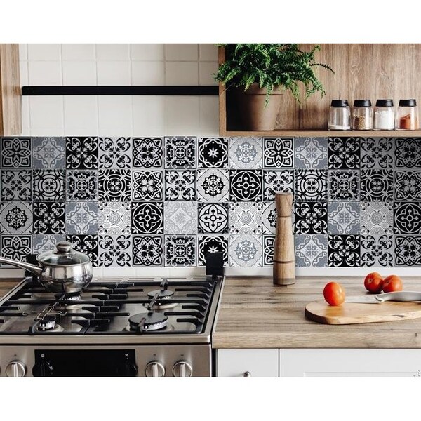 Homeroots 5 x 5 in. Black, White & Gray Mosaic Peel & Stick Tiles - 399871