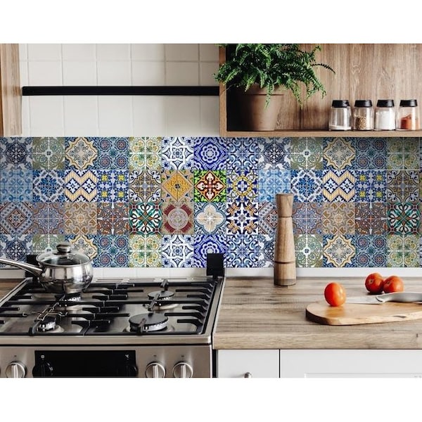 Homeroots 7 x 7 in. Randy Multi Blue Mosaic Peel & Stick Tiles - 400358
