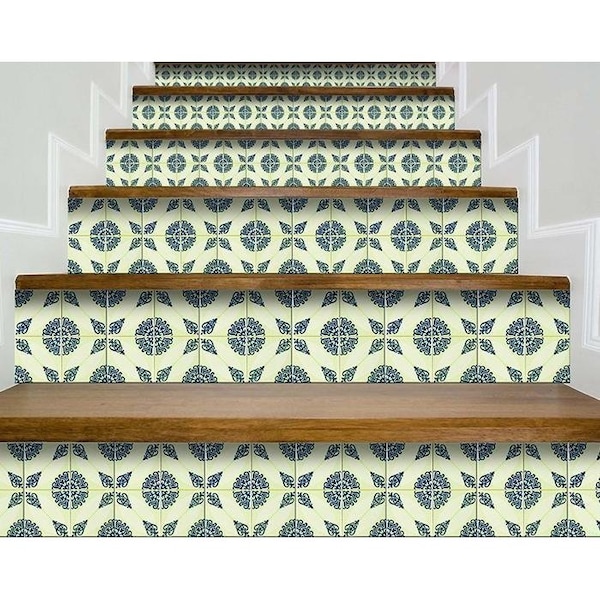 Homeroots 7 x 7 in. Aegean Orb Green Removable Peel & Stick Tiles - 400198