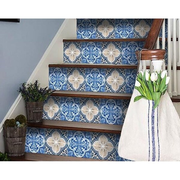 Homeroots 7 x 7 in. Blues & Crema Peel & Stick Removable Tiles - 400087